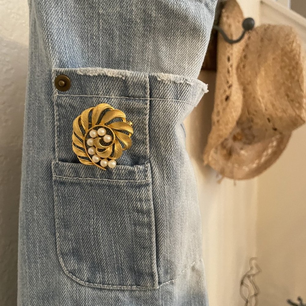 Vintage M. JENT Gold Tone PIn